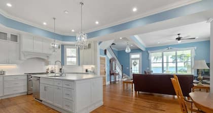 Historic St. Johns River Retreat | Dock, Boat Access & Pet Friendly