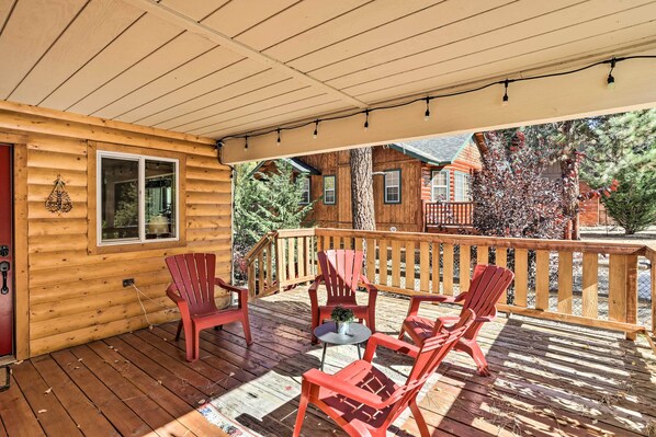 House (3 Bedrooms) | Interior - Half-mi to Bear Mtn Ski Resort: Cabin w/ Hot Tub (Big Bear Lake)