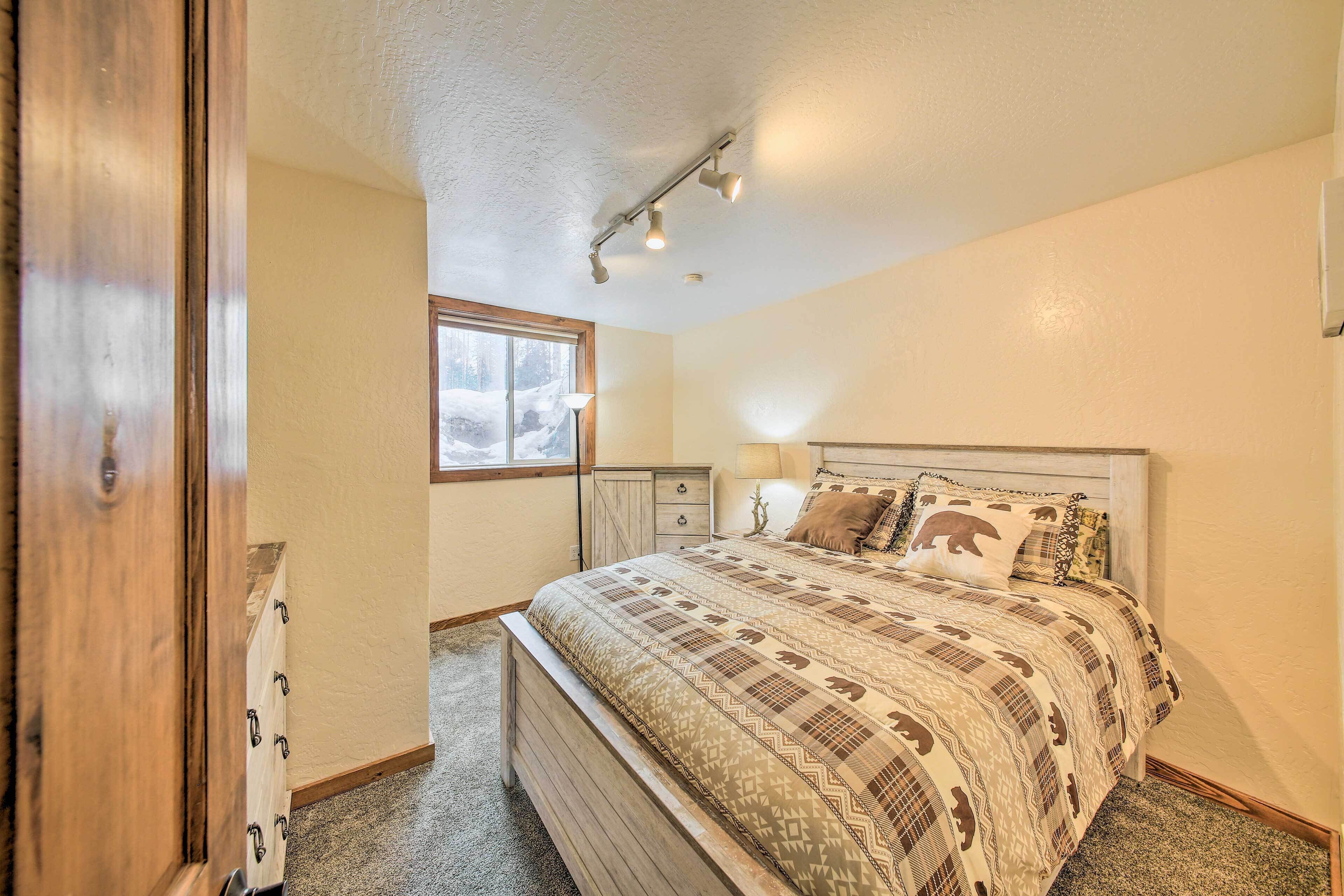 House (3 Bedrooms) | Interior