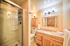 Interior - Priest Lake Apartment Near Hiking Trails! (Priest River)