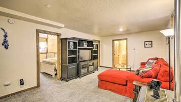 House (3 Bedrooms) | Front of property