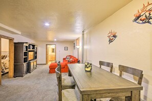 Interior - Priest Lake Apartment Near Hiking Trails! (Priest River)