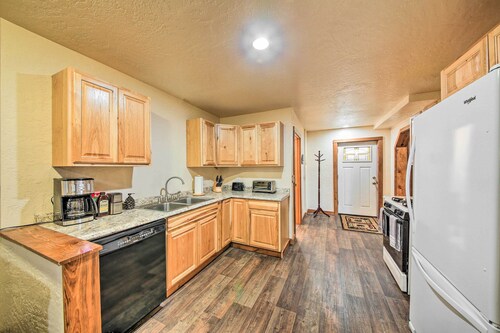 Priest Lake Apartment Near Hiking Trails!