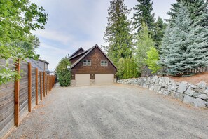 House (5 Bedrooms) | Interior