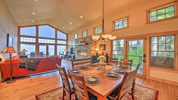 House (5 Bedrooms) | Interior