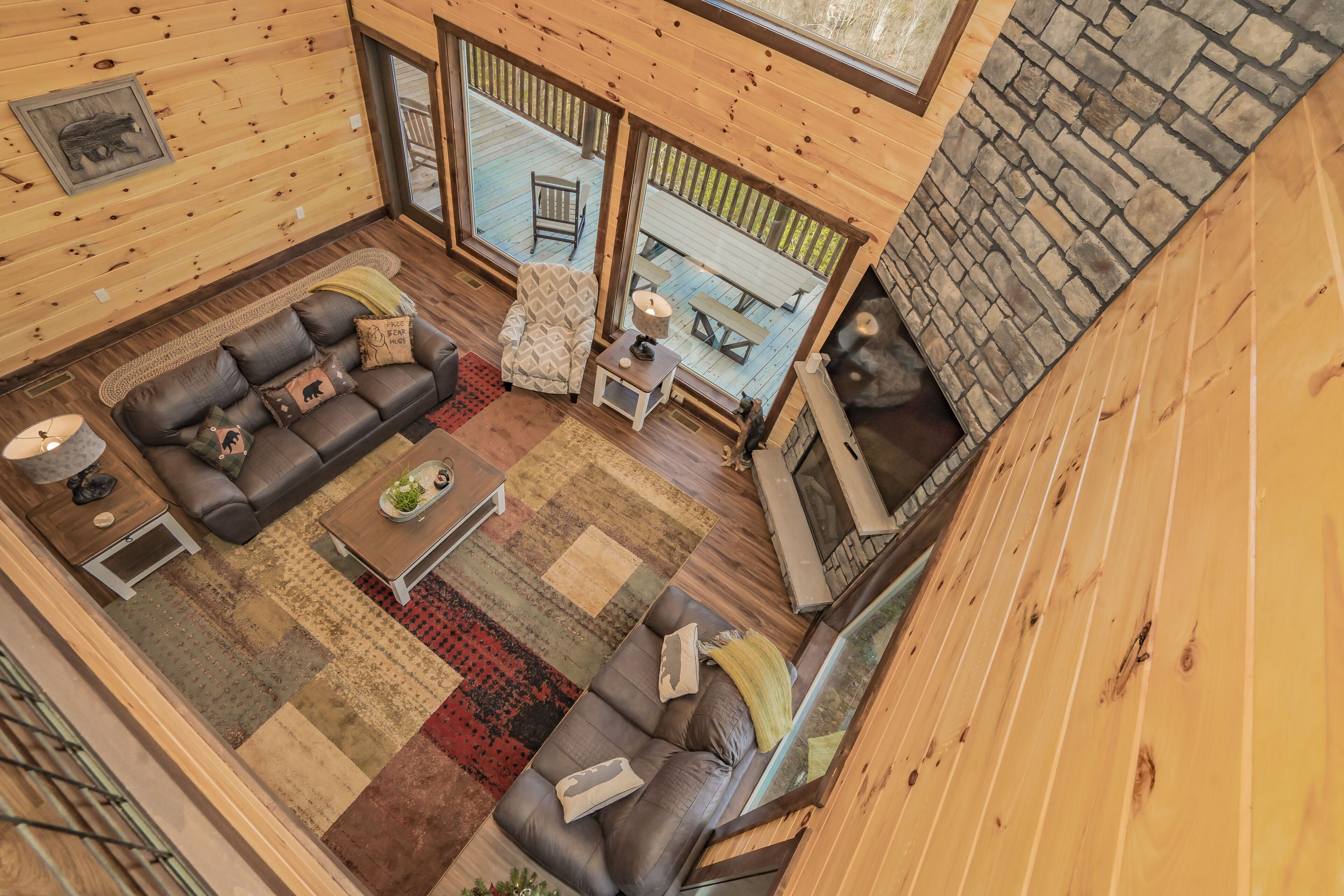 TV connectée, cheminée, lecteur de DVD