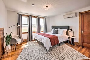 House (3 Bedrooms) | Interior - Home 2 Mi to Hersheypark: Work & Play! (Hershey)