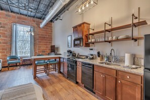 Private kitchen - The Brewer's Lofts Above Grand Strand Brewing (Myrtle Beach)