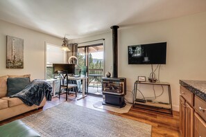 Apartment (1 Bedroom) | Interior - < 3 Mi to Lake Tahoe: Incline Village Condo! (Incline Village)