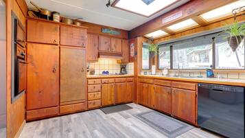 ํ์ฐ์ค (2 Bedrooms) | ๋ด๋ถ