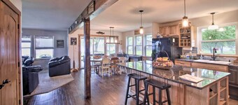 Bright Shawano Lake Oasis - Walk to Boat Launch!