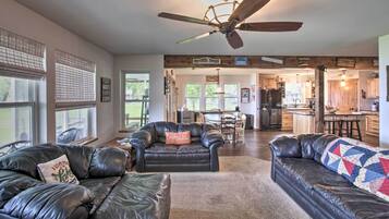 House (4 Bedrooms) | Interior