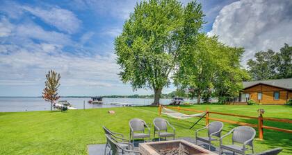 Bright Shawano Lake Oasis - Walk to Boat Launch!