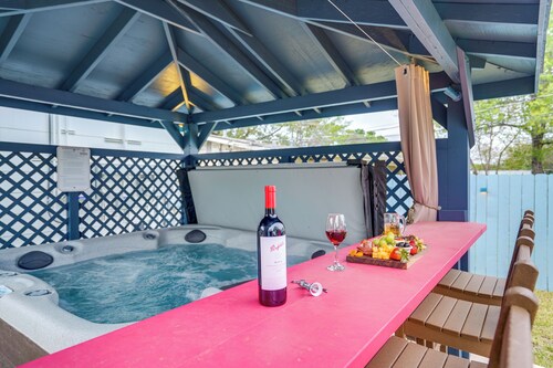 San Antonio Vacation Rental ~ 7 Mi to River Walk!