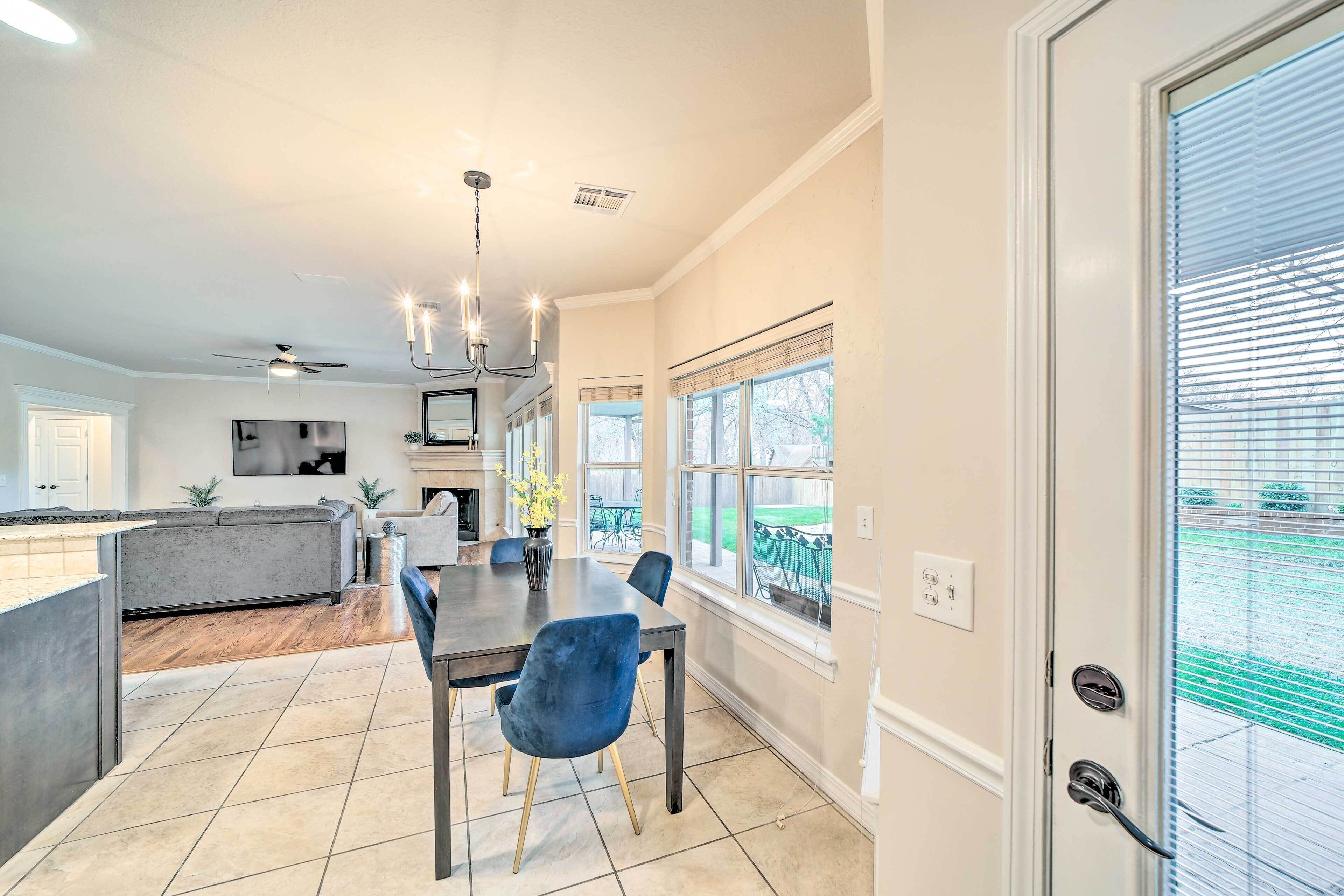 House (5 Bedrooms) | Interior