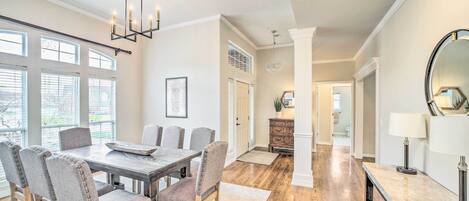 House (5 Bedrooms) | Interior