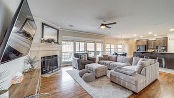 House (5 Bedrooms) | Interior