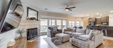 House (5 Bedrooms) | Interior