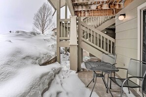 Outdoor dining - Frisco Condo w/ 2 Hot Tubs: Steps to Lake Dillon (Frisco)