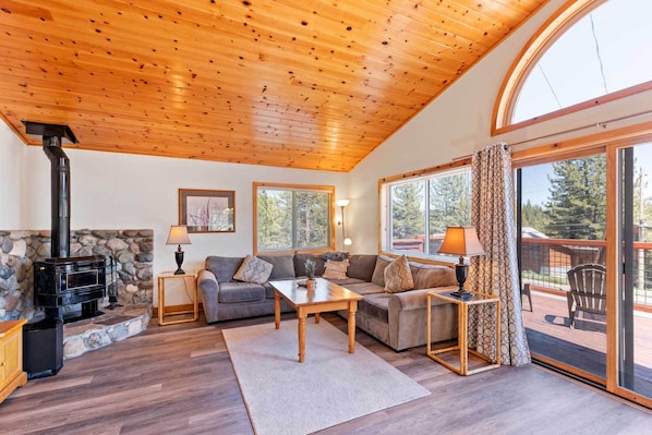 House (3 Bedrooms) | Interior - < 8 Mi to Donner Lake: Home w/ Deck + Balcony! (Truckee)