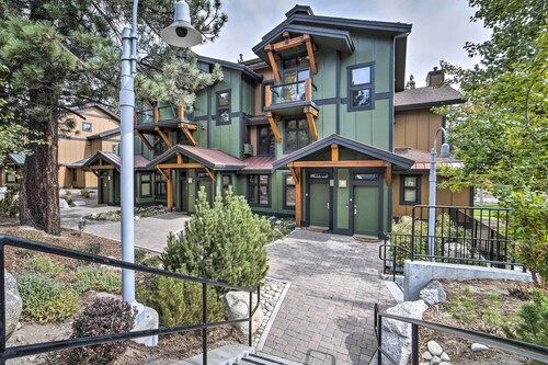 Modern Mammoth Lakes Condo: Ski, Hike, & More!