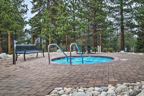 Apartment (3 Bedrooms) | Interior - Modern Mammoth Lakes Condo: Ski, Hike, & More! (Mammoth Lakes)