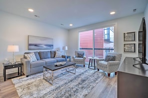Apartment (1 Bedroom) | Front of property - Downtown Traverse City Condo: 32 Mi to Ski Slopes! (Traverse City)