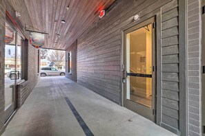 Interior - Downtown Traverse City Condo: 32 Mi to Ski Slopes! (Traverse City)