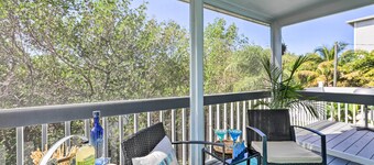 Holmes Beach Retreat: Walk to Beach & Dining!