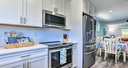 Holmes Beach Retreat: Walk to Beach & Dining!