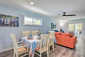 Apartment (2 Bedrooms) | Interior - Holmes Beach Retreat: Walk to Beach & Dining! (Holmes Beach)