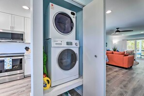 Interior - Holmes Beach Retreat: Walk to Beach & Dining! (Holmes Beach)