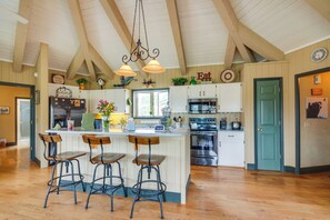 House (3 Bedrooms) | Interior