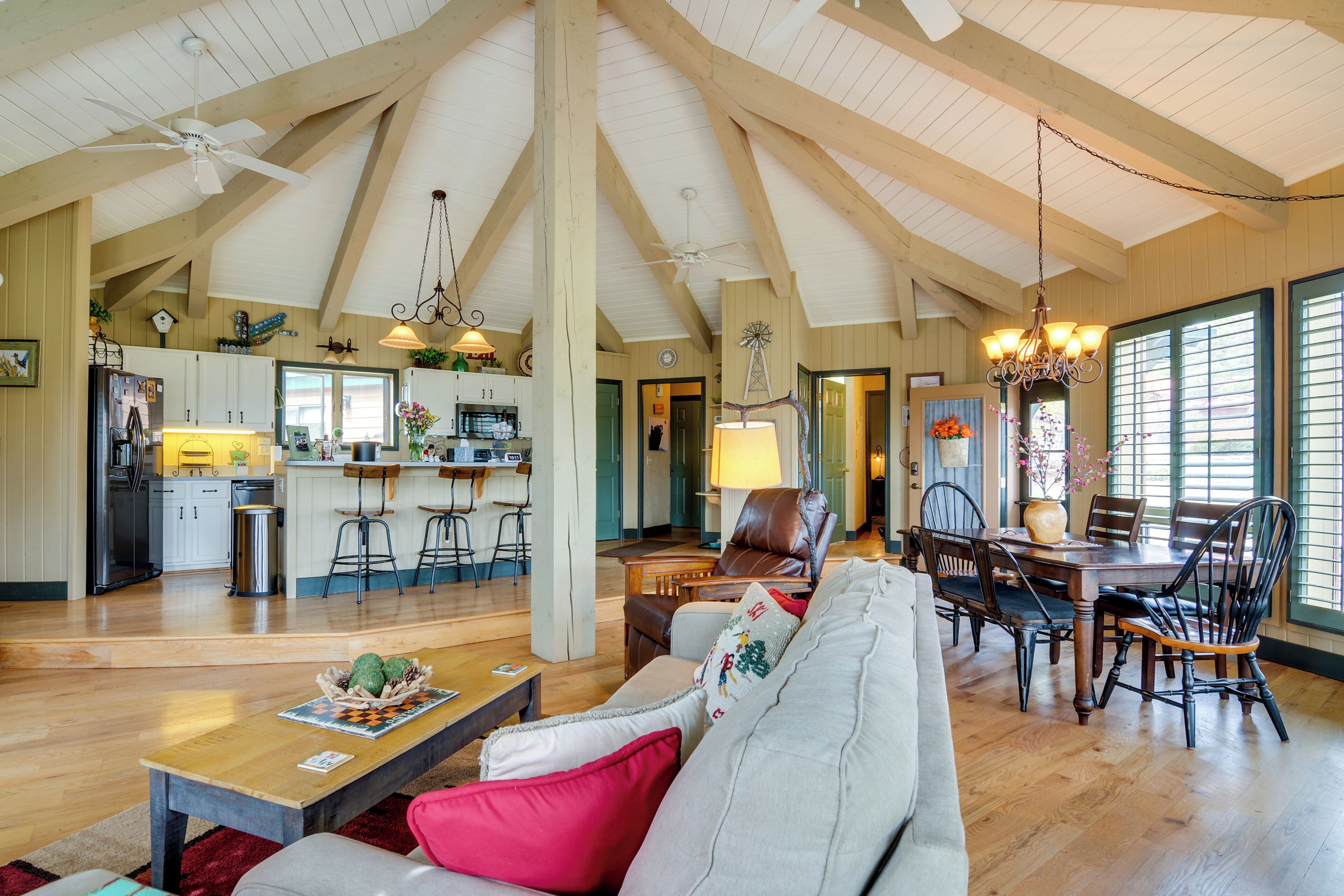 House (3 Bedrooms) | Interior