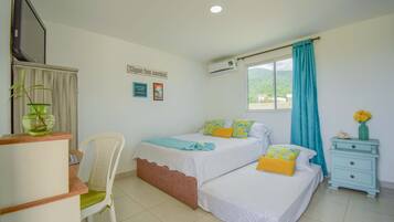 6 bedrooms, desk, iron/ironing board, free WiFi