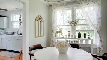 Cottage (2 Bedrooms) | Interior