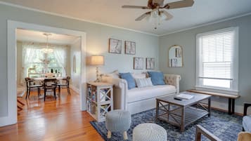 Cottage (2 Bedrooms) | Interior