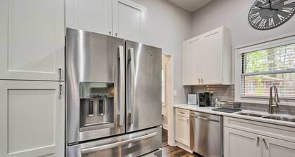 Atlanta Retreat w/ Deck in Greenbriar Area!