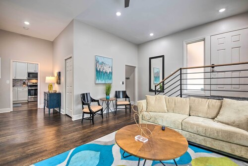 Atlanta Retreat w/ Deck in Greenbriar Area!