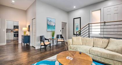 Atlanta Retreat w/ Deck in Greenbriar Area!
