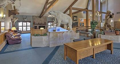 2 Mi to Granby Ranch: Condo w/ Hot Tub Access