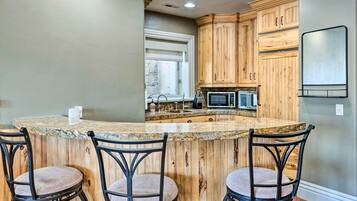 Apartment (1 Bedroom) | Interior