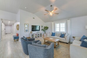 House (4 Bedrooms) | Interior - Private Pool & Furnished Deck: Port Aransas Home! (Port Aransas)