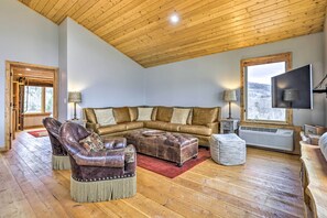 Interior - Secluded Granby Mtn Cabin: 75 Acres & Views (Granby)