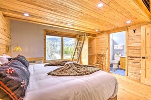 Interior - Secluded Granby Mtn Cabin: 75 Acres & Views (Granby)