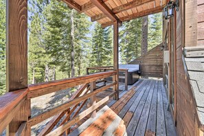 Interior - Hot Tub & Ski Shuttle: Northstar Resort House (Truckee)