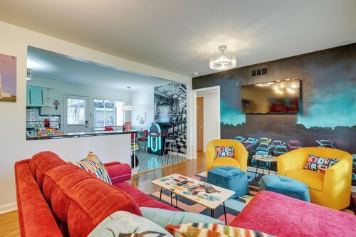 San Antonio Retreat w/ Private Hot Tub & Gas Grill