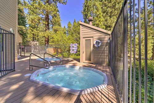 Family-friendly Townhome, Walk to Lake Tahoe!