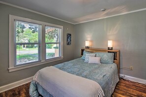 House (3 Bedrooms) | Interior - Hot Springs Home - Walk to Oaklawn Casino! (Hot Springs)