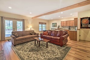 Interior - Hike, Fish & Unwind: Albrightsville Cabin! (Albrightsville)